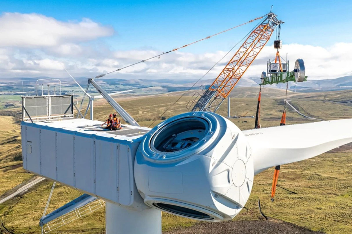 Wind turbine construction - blade installation